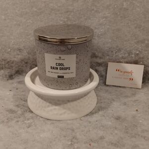 Patterned porcelain pedestal